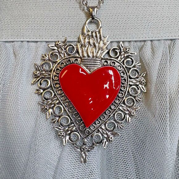 Ornate Milagro Sacred Heart Necklace – Red Enamel Silver Gothic Victorian Punk - Picture 1 of 8